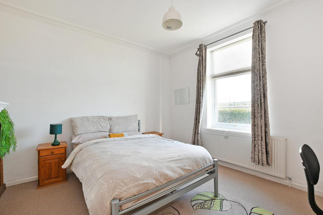 Spacious & Homely, 4 Bedroom Parking, Close To Centre Sheffield Exterior photo